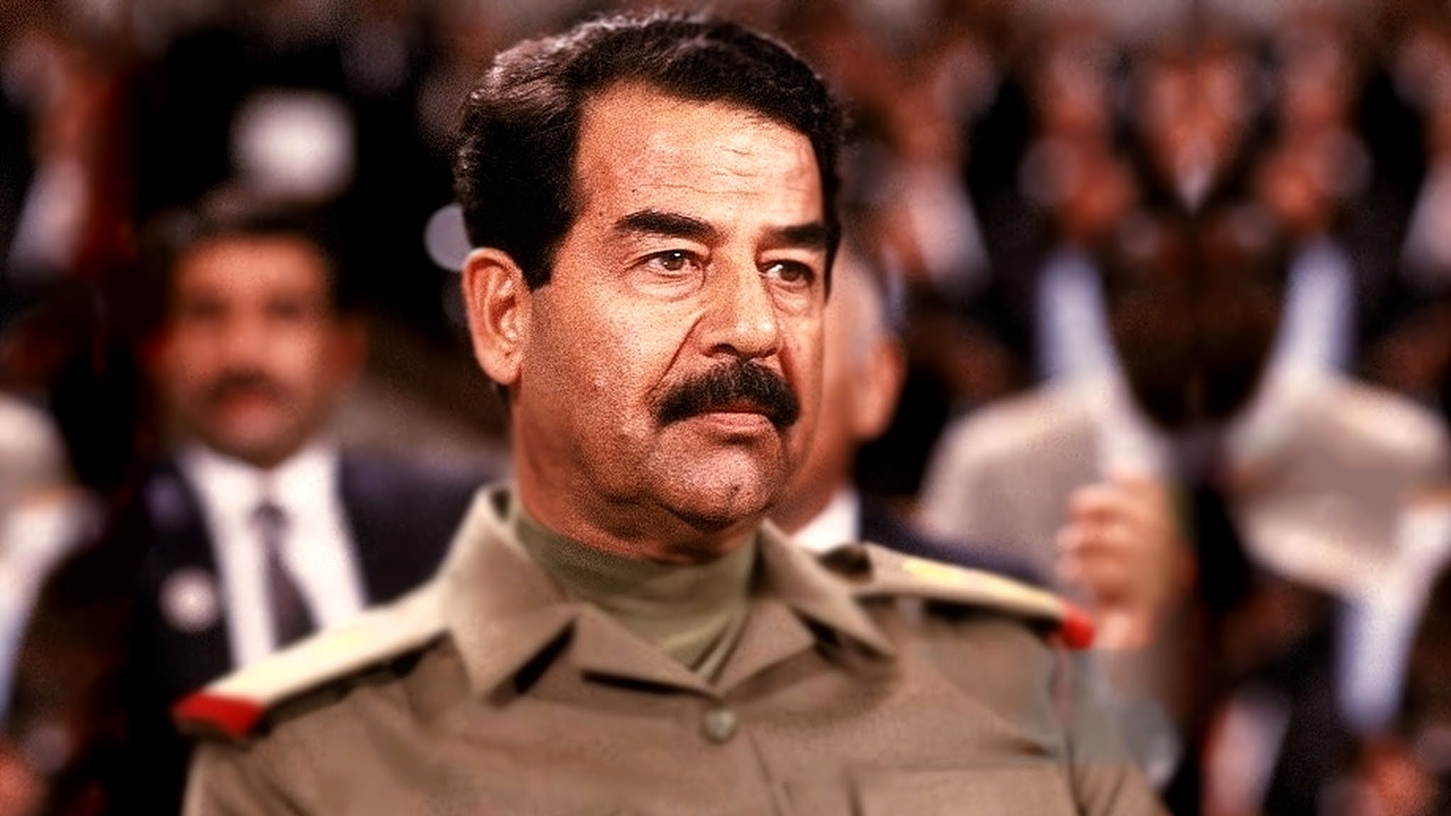 "صدام حسين" يظهر بـ"فلسطين" ويغضب "إسرائيل" (صور)