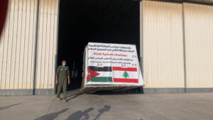 طائرة مساعدات أردنية إلى لبنان