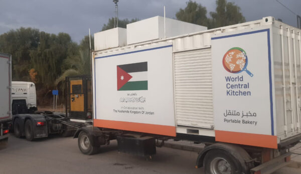 المخبز الأردني المتنقل المزود الوحيد حاليا للخبز في قطاع غزة