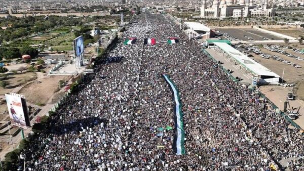 عشرات آلاف المتظاهرين يشاركون في مسيرات باليمن نصرة غزة