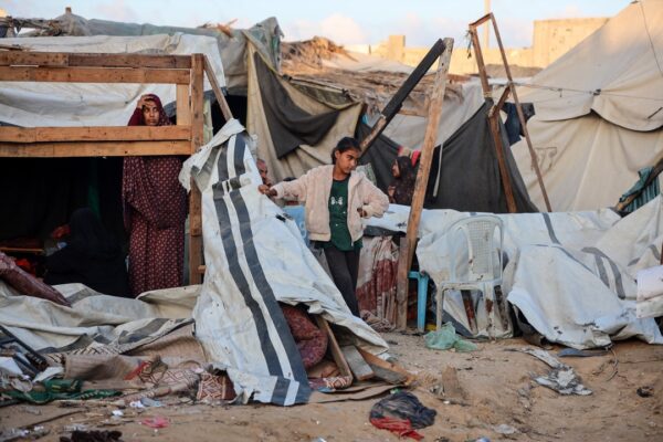 الخيام في مهب الرياح.. حينما تصبح السماء لحاف الغزيين والأرض فراشهم