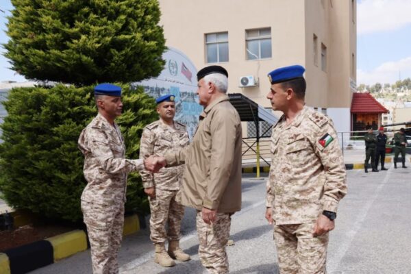 قائد الجيش يزور مديرية الدفاع الجوي الميداني الملكي