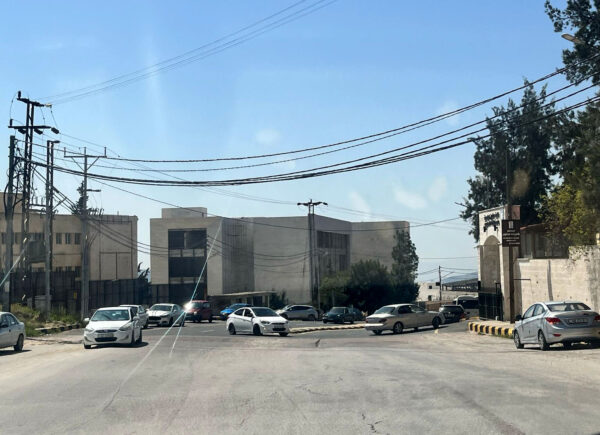 مطالب بإنشاء “جسر مشاة” في كلية عجلون حفاظًا على حياة الطلبة