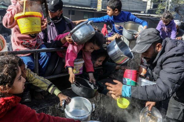 “أونروا”: أطفال غزة يتضورون جوعاً