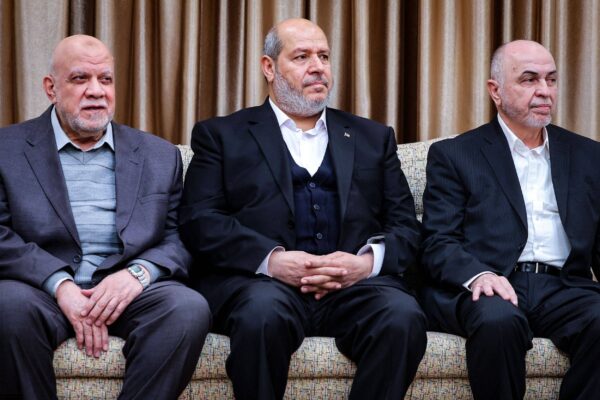 وفد قيادي من “حماس” يجتمع مع رئيس المخابرات المصرية في القاهرة