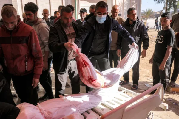 45 شهيدا بغزة وتحذير أممي من انهيار إنساني وشيك