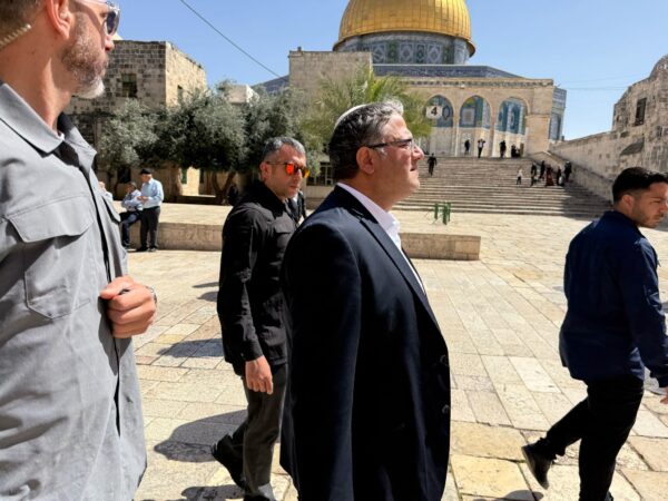 بن غفير يقتحم الأقصى بحراسة مشددة من شرطة الاحتلال