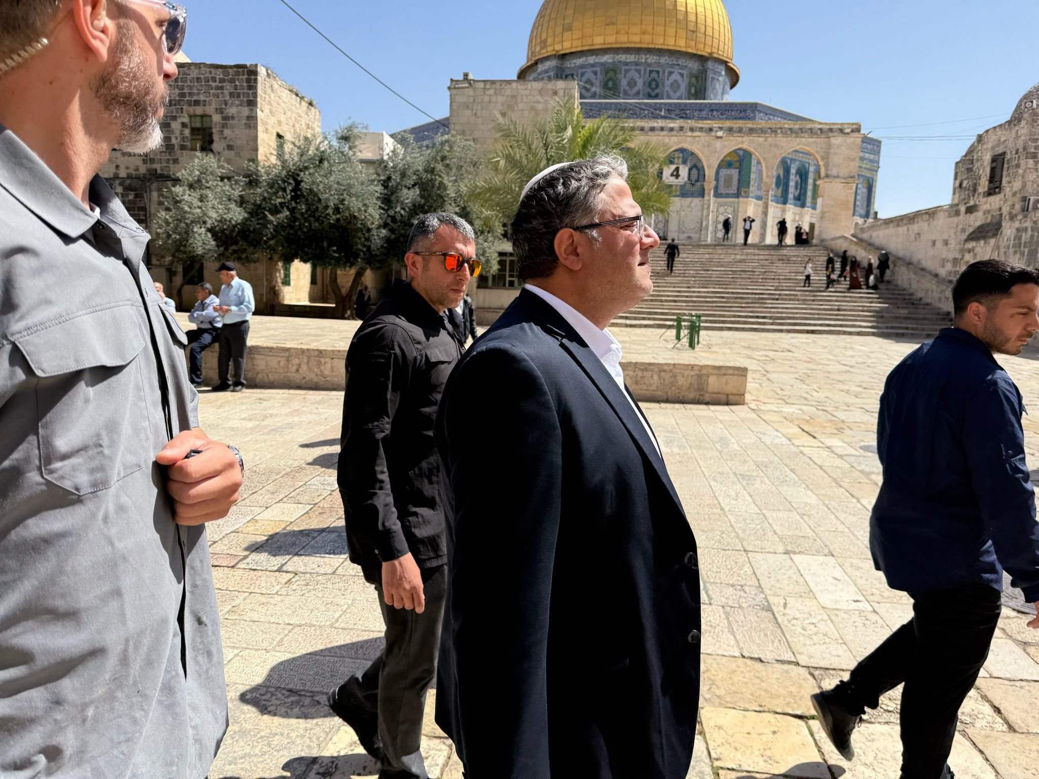 بن غفير يقتحم المسجد الأقصى