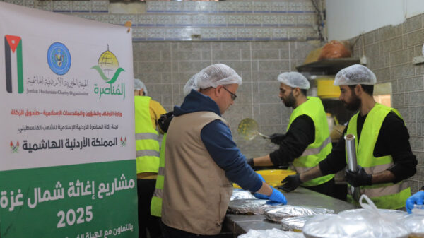 “الخيرية الهاشمية” تواصل جهودها لتأمين الوجبات الغذائية لأهالي غزة يوميا