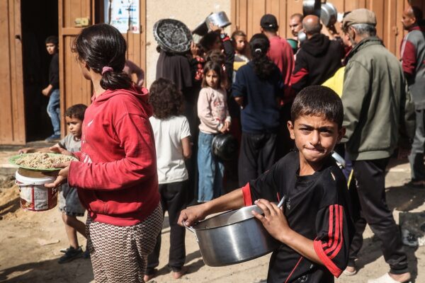 112 طفلاً يدخلون مستشفيات غزة يومياً بسبب سوء التغذية