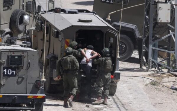 قوات الاحتلال تعتقل 23 فلسطينياً وتقتحم رام الله