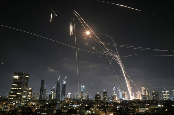 مقتل 3 مستوطنين إسرائيليين و172 جريحاً بالضربات الصاروخية الإيرانية
