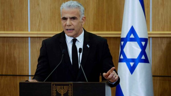 لابيد: إذا لم نستبدل حكومة نتنياهو ستنهار علاقاتنا الخارجية