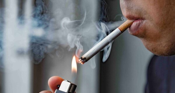 النقابات المهنية تحظر التدخين