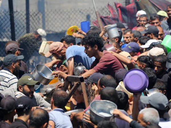 الاحتلال لن يمدد تأشيرة رئيس “أوتشا” لتنديده بقتل المجوعين في غزة