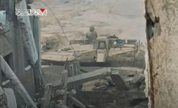 قتلى وجرحى بتفجير “القسام” نقطة تجمع لآليات الاحتلال في خان يونس