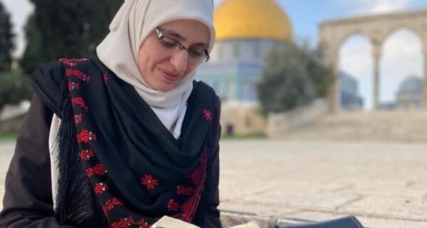 الاحتلال يمنع المرابطة هنادي الحلواني من السفر مدة شهر قابل للتجديد