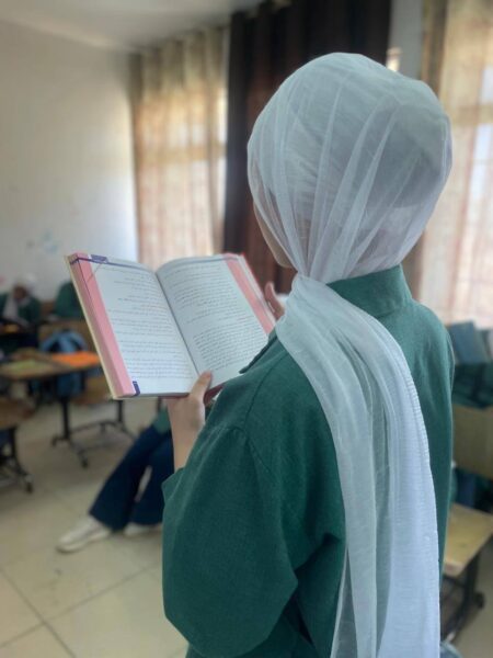 نقيب تجار الألبسة: انخفاض في أسعار الزي المدرسي