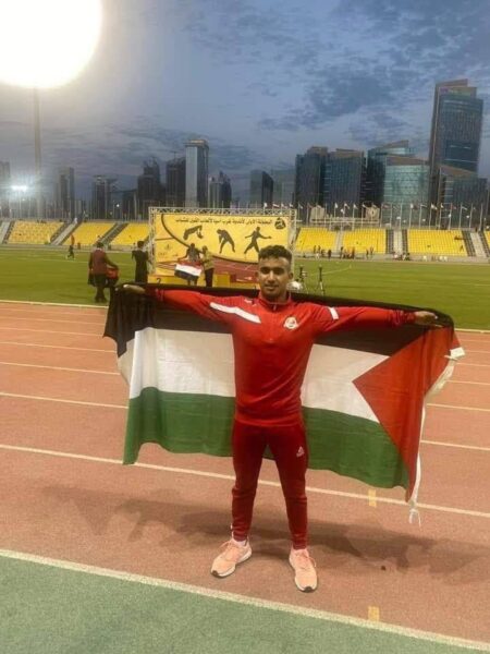 استشهاد عداء فلسطيني في استهداف منتظري المساعدات بخانيونس
