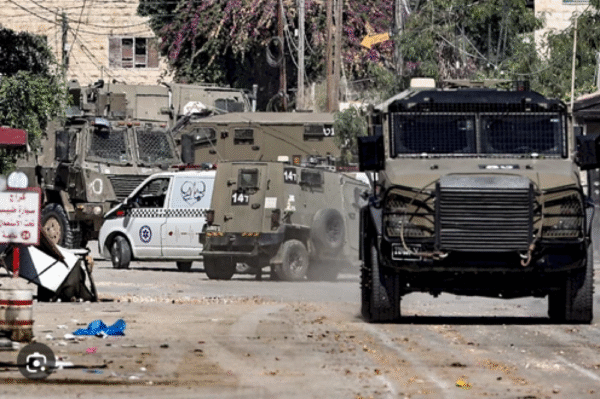 الاحتلال يشن حملة مداهمات واعتقالات في مدن الضفة