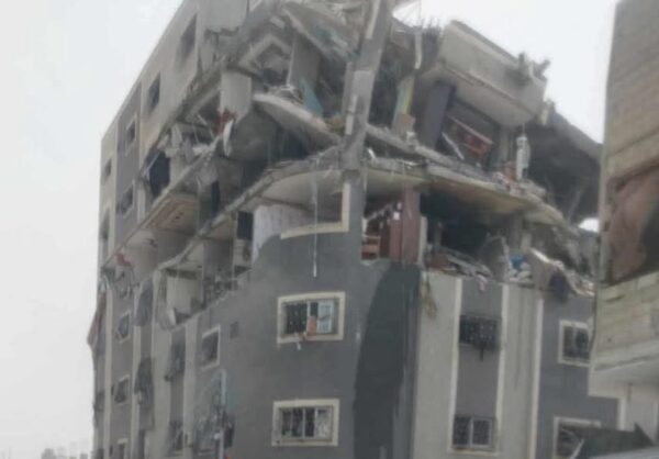 قصف مكثف يستهدف الطوابق العليا جنوب غزة وسط مخاوف من اجتياح بري