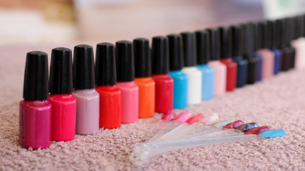الغذاء والدواء: حظر طلاء الأظافر من نوع (Gel Color) يشمل فقط المحتوية على مادة الـTPO