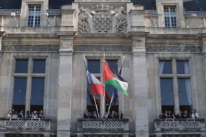 فرنسا رفع علم فلسطين على واجهة مبنى بلدية سان دوني