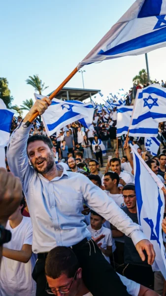 سموتريتش يدعو للسيطرة الكاملة على غزة وإعادة توطينها بإسرائيليين