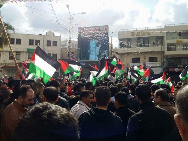وقفة في نابلس استنكاراً لاستمرار العدوان على غزة