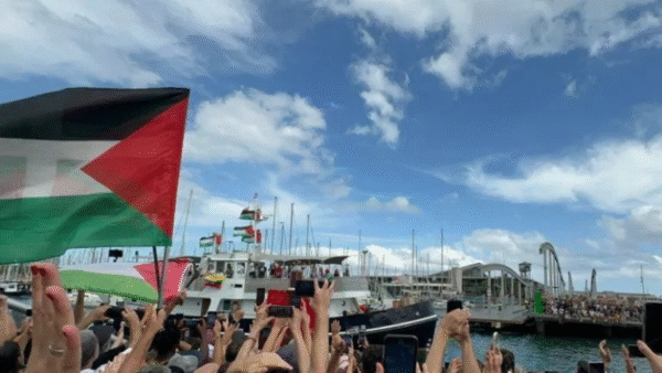 أسطول الصمود العالمي يصل تونس في طريقه إلى غزة