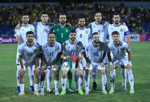 للمرة الثالثة على التوالي.. الحسين يتوج بطلاً لدوري المحترفين