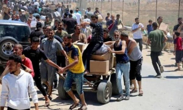 20 شهيدًا بمجزرة بحق منتظري المساعدات شمال وجنوب القطاع