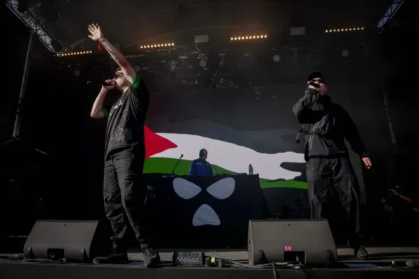 بعد فرنسا.. كندا تمنع دخول فرقة “راب” أيرلندية بتهمة “دعم فلسطين”