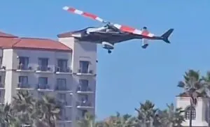 إصابات بتحطم طائرة فوق شاطئ مزدحم في كاليفورنيا (فيديو)