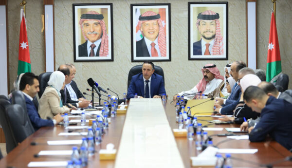 “العمل النيابية” تبحث التوسع بمراكز الخدمات الحكومية