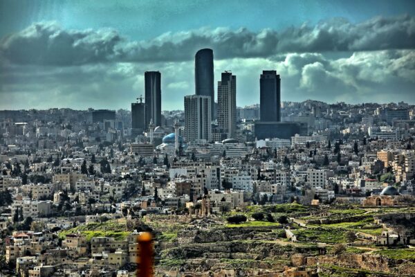 أجواء باردة اليوم وارتفاعات متتالية على الحرارة بدءًا من الغد