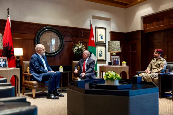 الملك يستقبل رئيس وزراء ألبانيا في قصر الحسينية