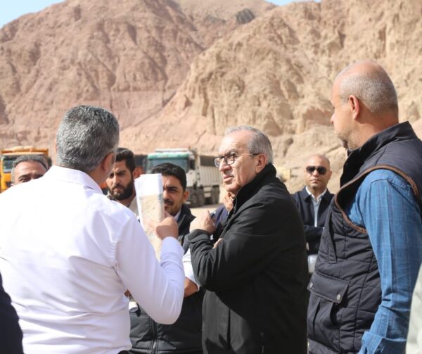وزير الأشغال يتفقد مواقع في العقبة  تأثرت بالسيول