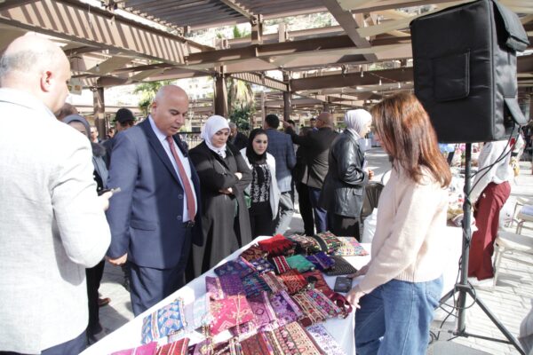 بازار لدعم المشاريع الصغيرة في السلط