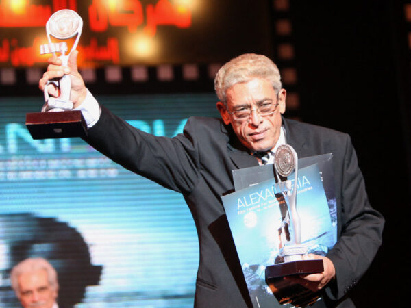 وفاة المخرج المصري البارز داود عبد السيد