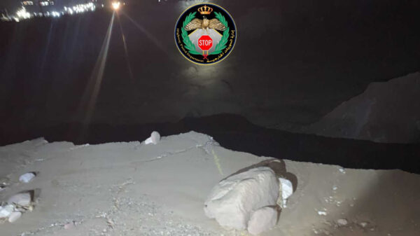 الدوريات الخارجية: إغلاق كامل لطريق وادي عربة بسبب انهيار وانجراف الطريق