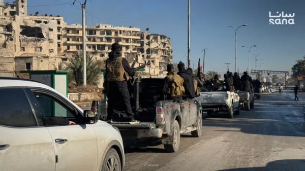 السلطات السورية ترحّل مقاتلي “قسد” إلى خارج حلب