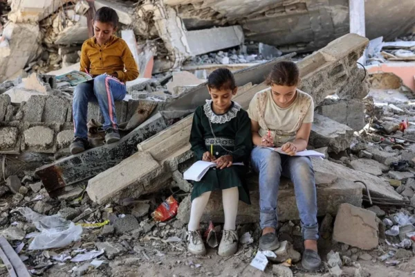 600 ألف طفل في غزة بلا تعليم منذ عامين