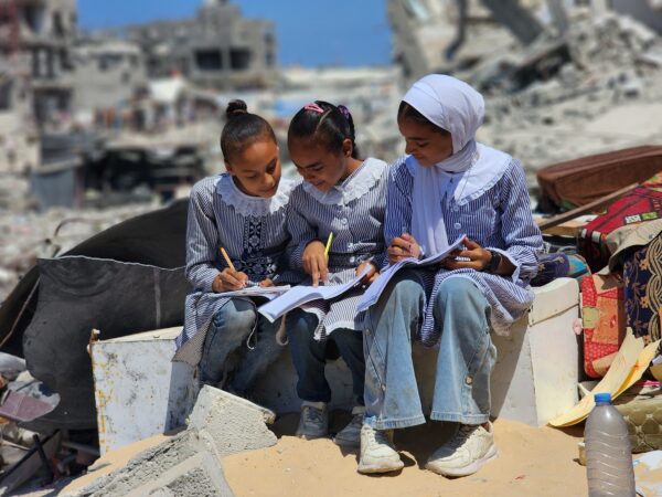 جامعة بريطانية: أطفال غزة متأخرون 5 سنوات عن مدارسهم بسبب الحرب
