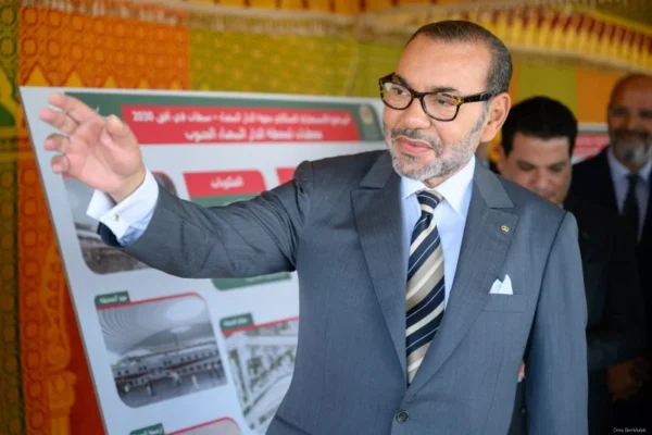 ملك المغرب يعاني من ألم في أسفل الظهر