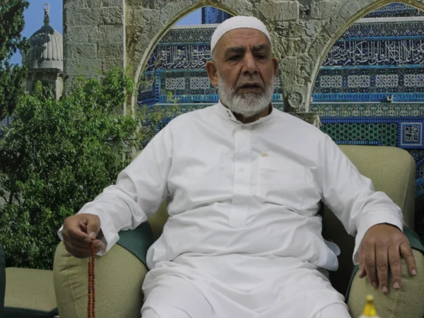 الاحتلال يستدعي الشيخ ناجح بكيرات للتحقيق