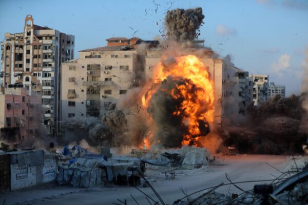 5 شهداء وجرحى بقصف مسيرات الاحتلال وآلياته في قطاع غزة