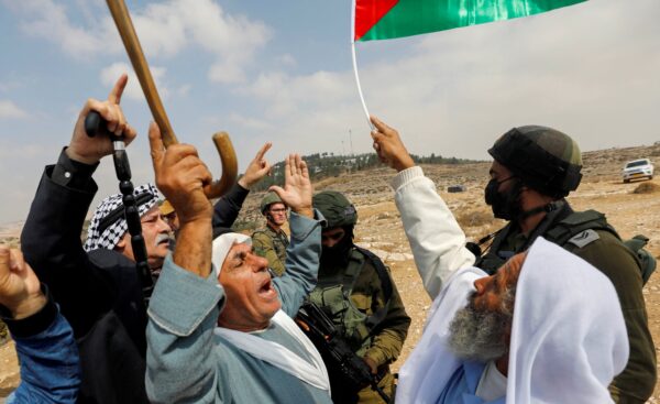 الأمم المتحدة: نزوح 880 عائلة فلسطينية بسبب هجمات المستوطنين بالضفة