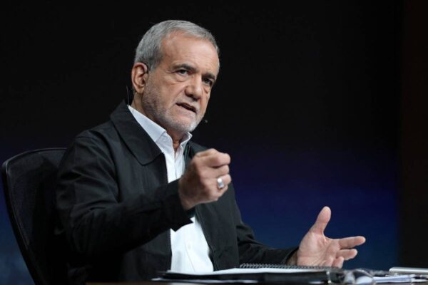 الرئيس الإيراني: ملف الصواريخ غير مطروح ولن يكون محل تفاوض
