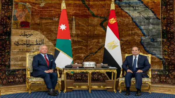 الملك والسيسي يؤكدان ضرورة التنفيذ الكامل لوقف الحرب في غزة